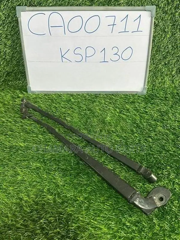 Toyota Vitz (KSP130/2018) Wiper Arm Set