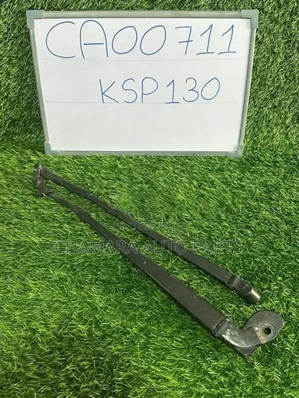 Toyota Vitz (KSP130/2018) Wiper Arm Set