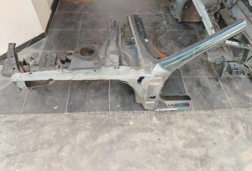 Toyota Corona Carina 190 A post Apron Cut