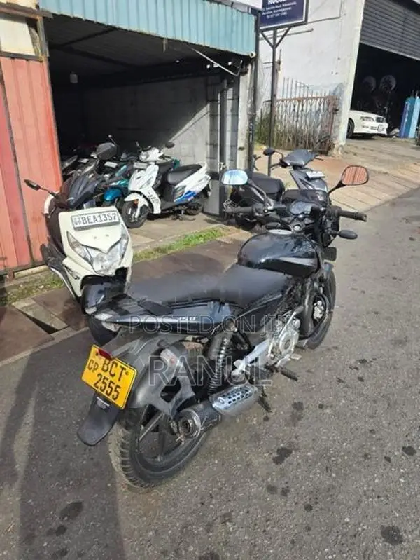 Bajaj Pulsar 150 2015