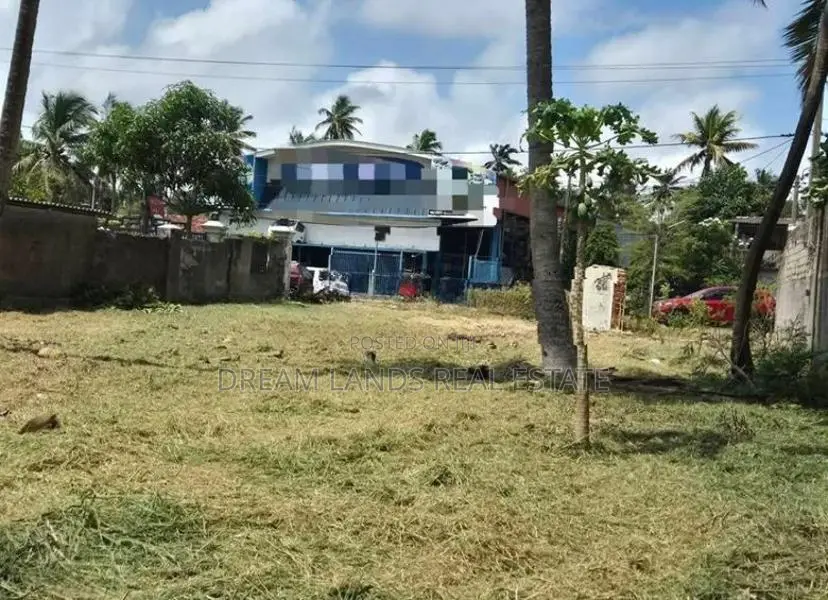 COMMERCIAL LAND FOR RENT IN KATUNAYAKA (SP829)