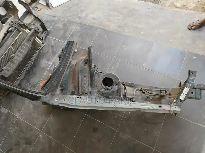 Toyota Corona Carina 190 A post Apron Cut