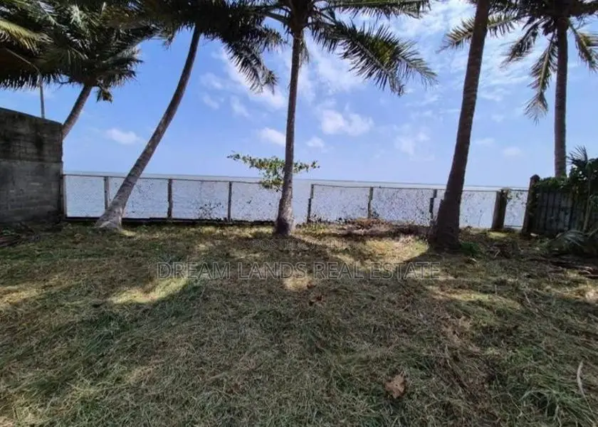 COMMERCIAL LAND FOR RENT IN KATUNAYAKA (SP829)