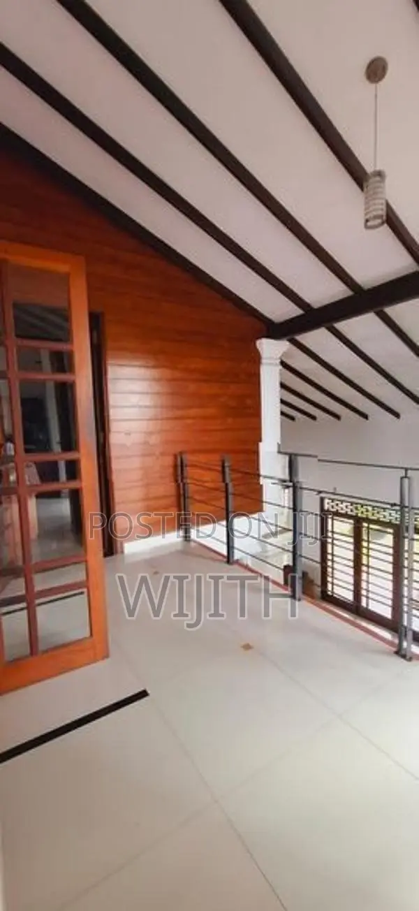3 Storey House for Sale in Nugegoda, Papiliyana