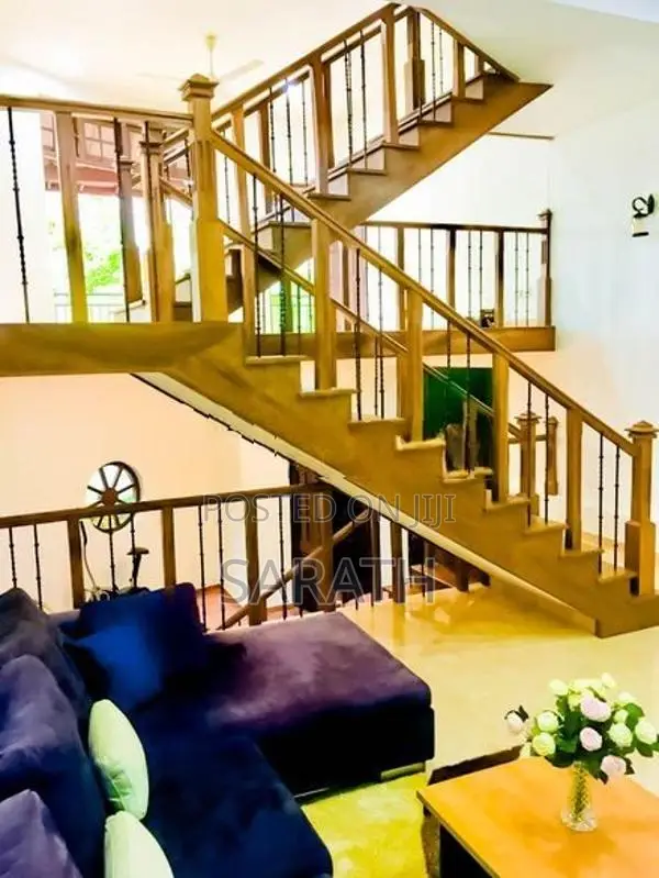 Luxurious Spacious House sale Talawatugoda
