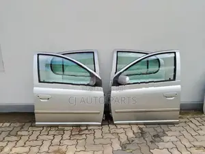 Toyota Vitz SCP10 Doors and Parts