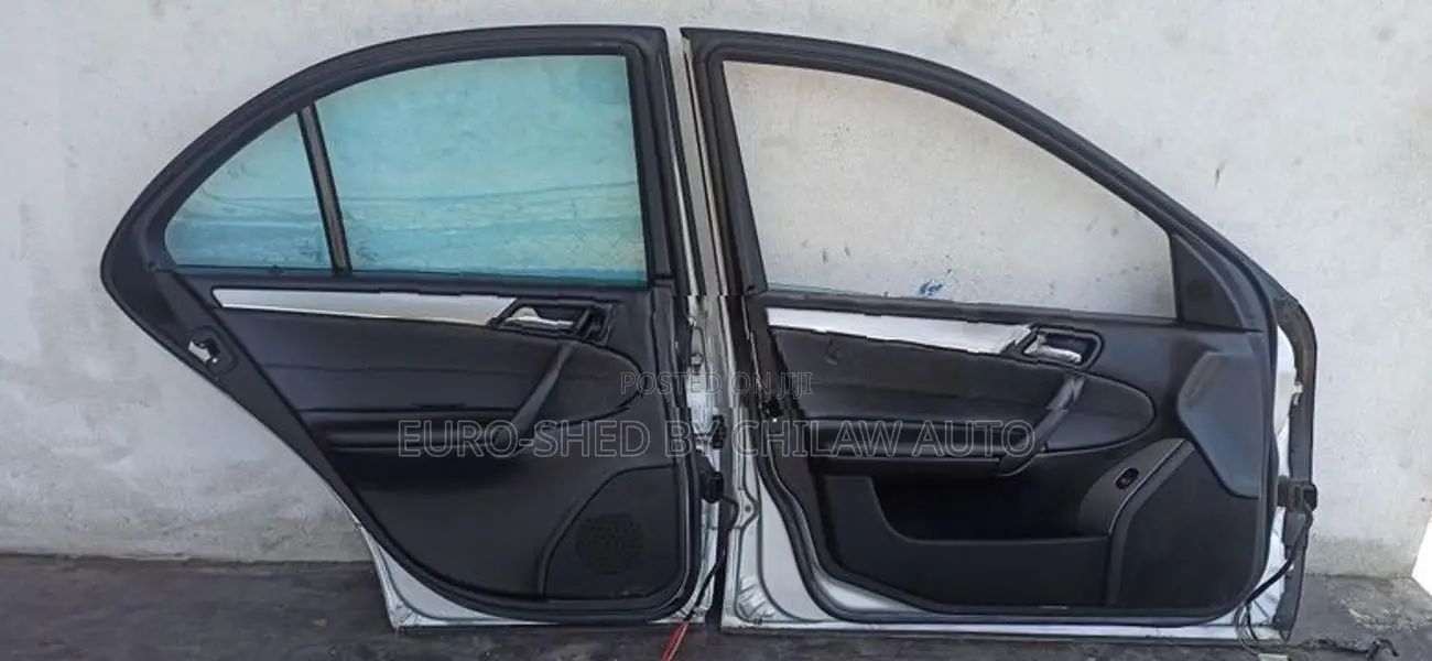 Mercedes Benz C180 Door
