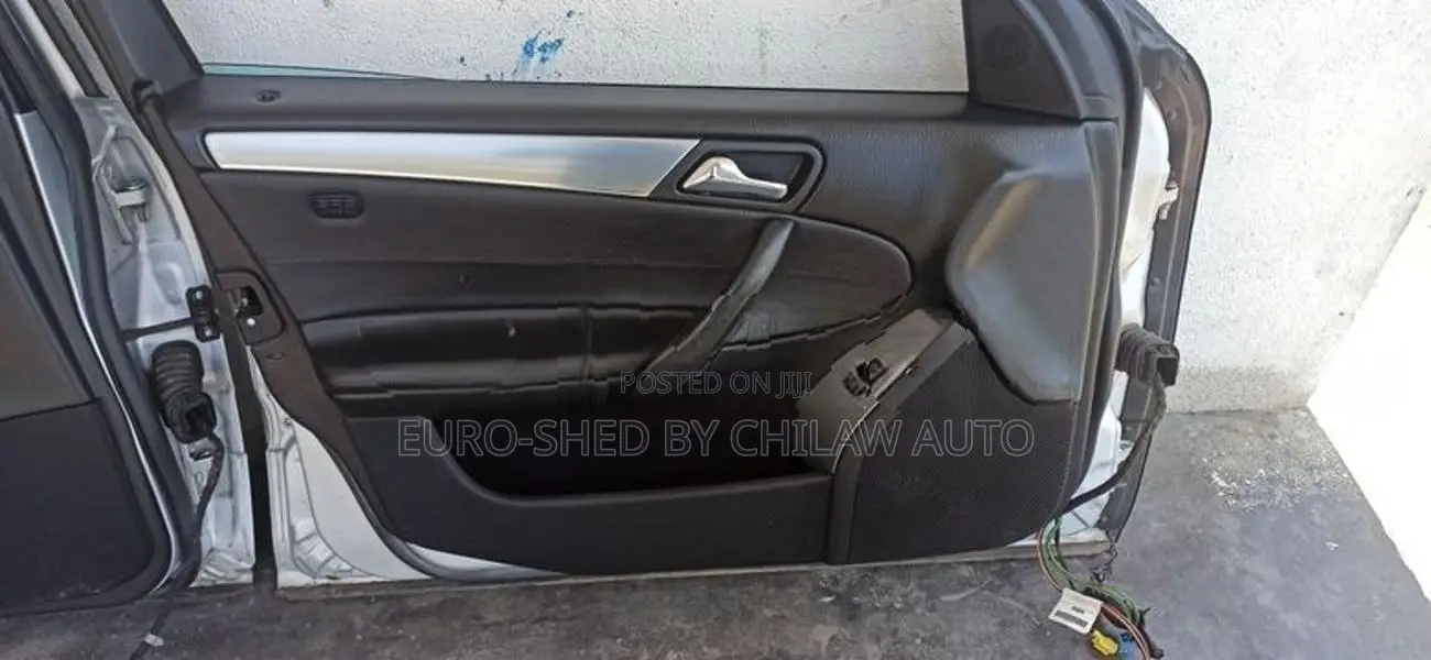 Mercedes Benz C180 Door