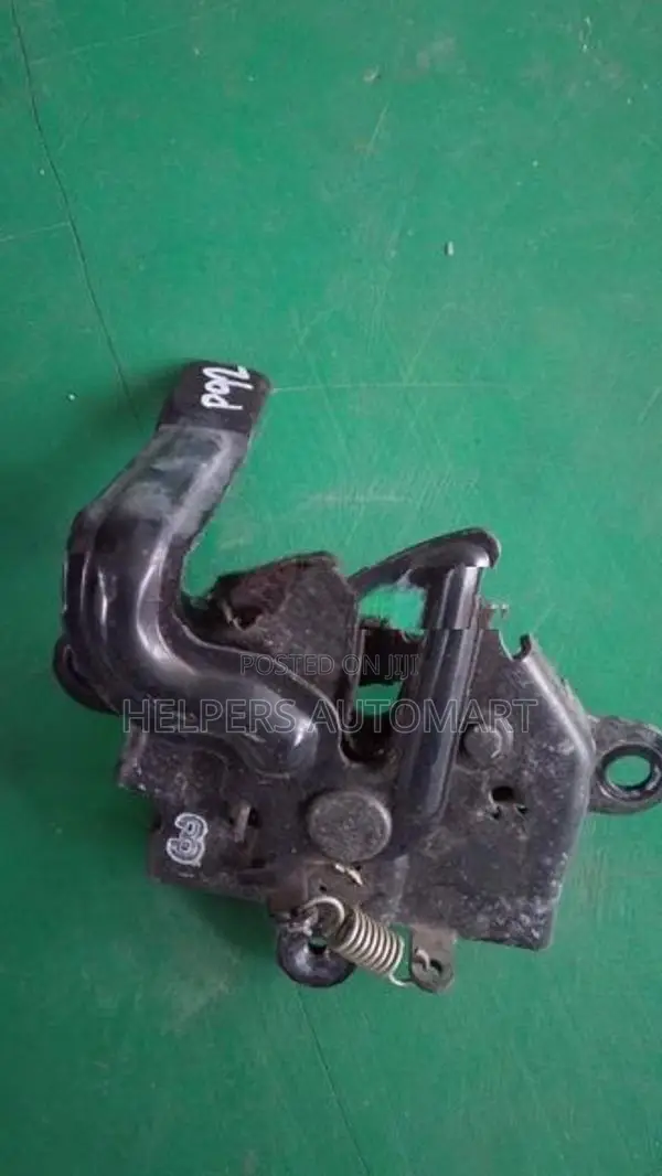 Belta P92 Bonnet Lock