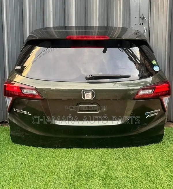 Honda Vezel (RU) Dicky Door Complete