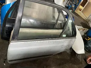 Toyota Corona 210 Door