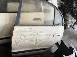 Toyota Corona 190 Door