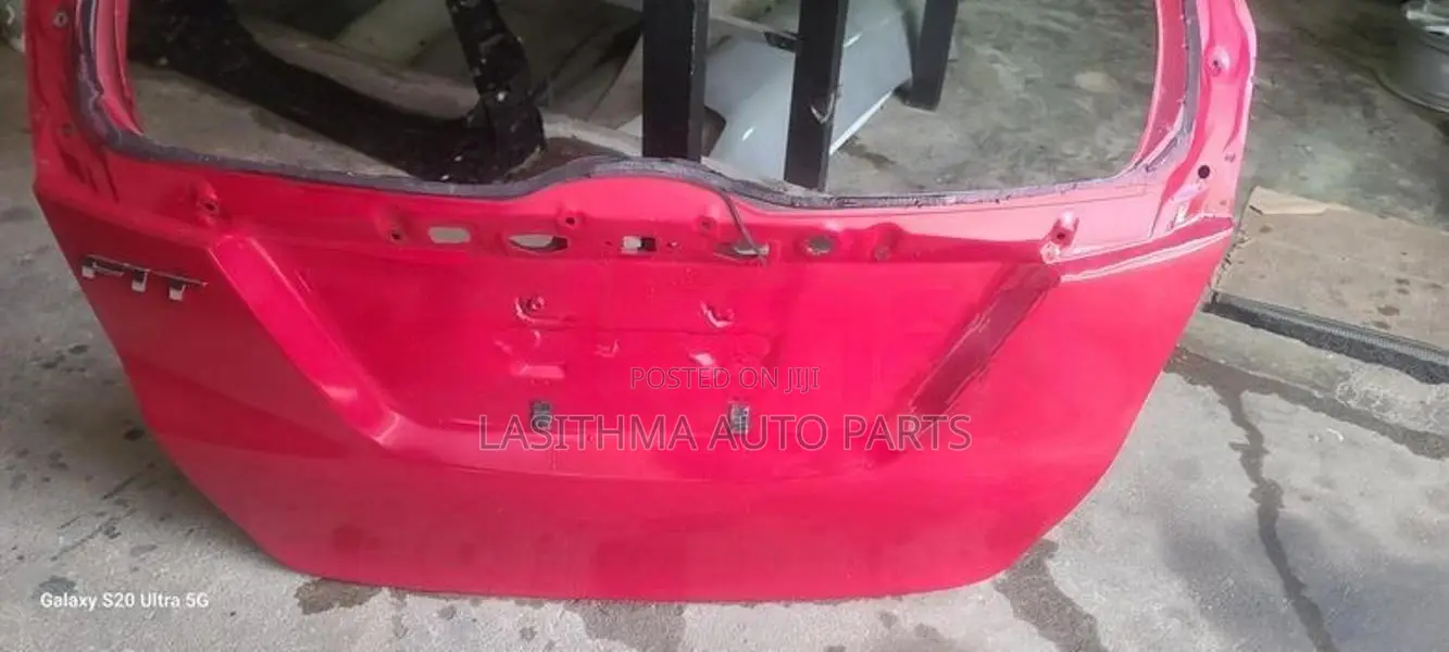 Fit GP 5 Dicky Door Panel