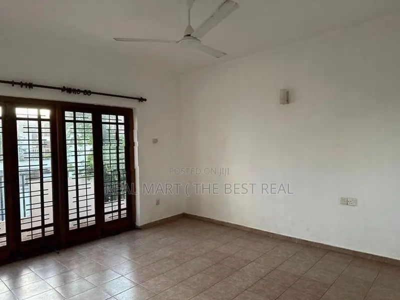 Pita Kotte : 4BR (23.5P) House for Sale at Beddagana