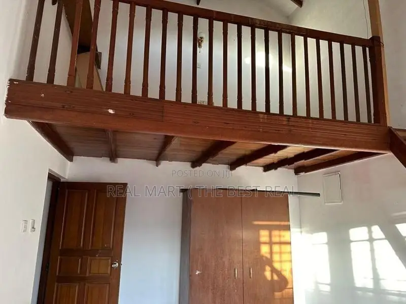 Pita Kotte : 4BR (23.5P) House for Sale at Beddagana