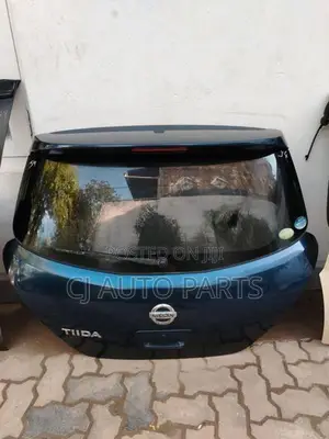 Nissan Tiida Hatchback Dicky Door