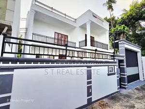 Modern Designed Luxury Three Story House for Sale in Piliyandala