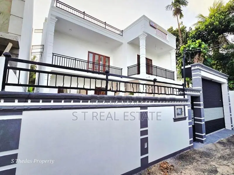 Modern Designed Luxury Three Story House for Sale in Piliyandala