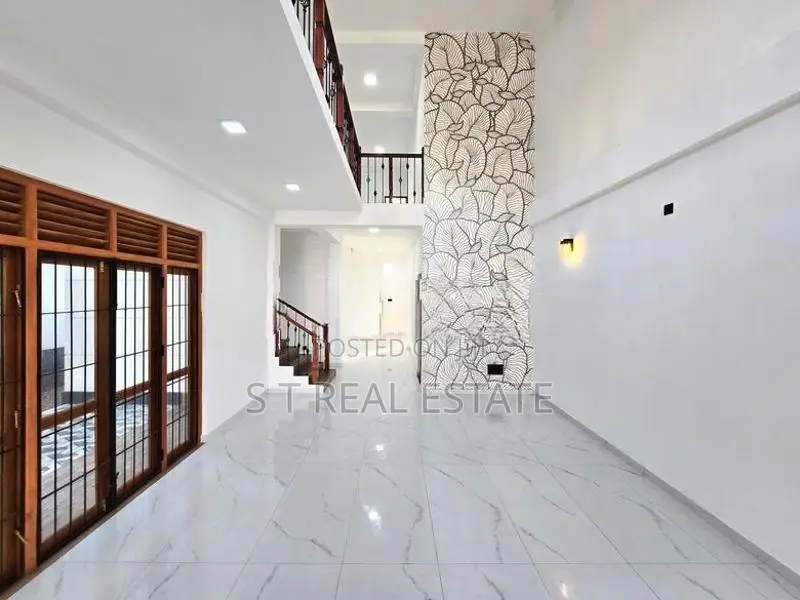 Newly Build Luxury 3 Storey House for Sale in Kesbewa