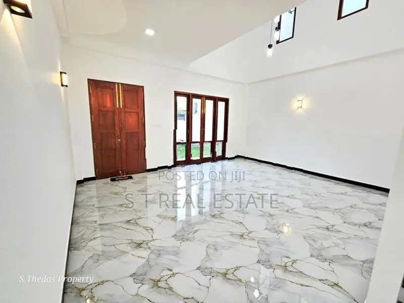 Modern Designed Luxury Three Story House for Sale in Piliyandala