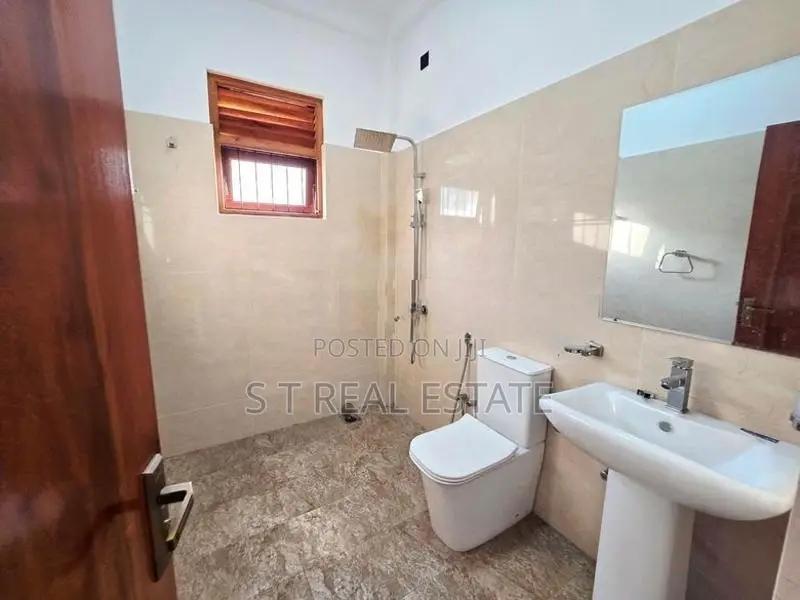 Newly Build Luxury 3 Storey House for Sale in Kesbewa