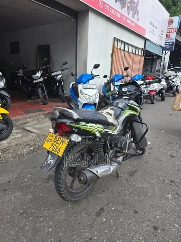 TVS Metro 2016