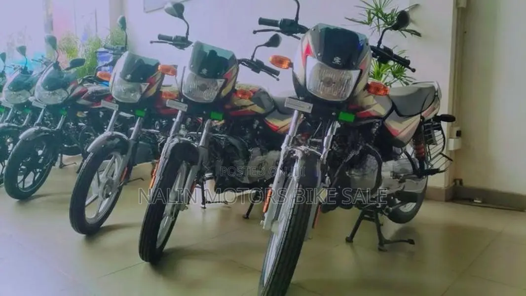 Bajaj CT100 ES 2025