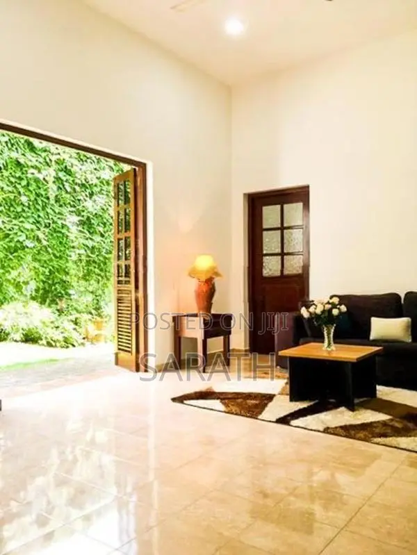 Spacious Luxury House Sale Talawatugoda