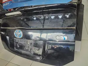 TOYOTA PRIUS 30 REAR DICKEY DOOR