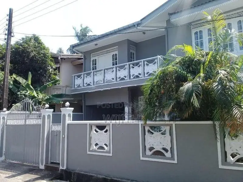 (DR 660)පදිංචිවියට සෑදු දෙමහල් නිවසක් විකිනිමට හොමගම
