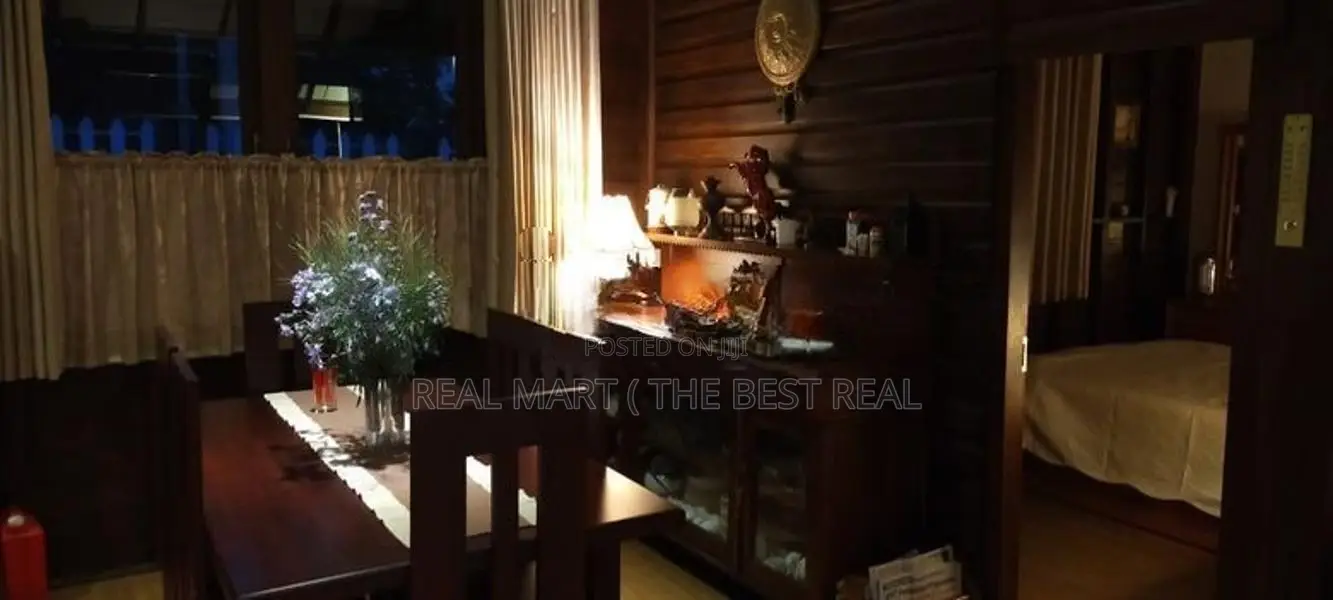 Nuwara Eliya : 105 Perches, Luxury Family Bangalow for Sale at Lindula
