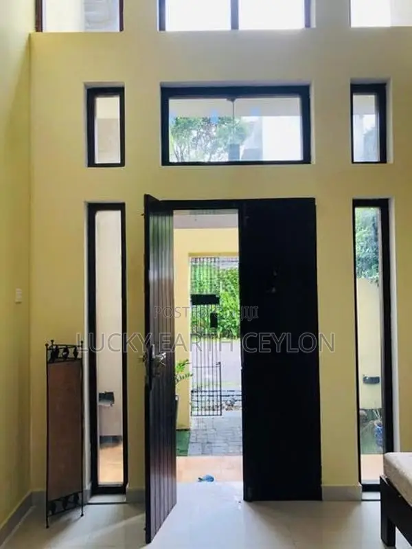 Sale Malabe, Luxurious 3 Story House With Rooftop (MGS2032)