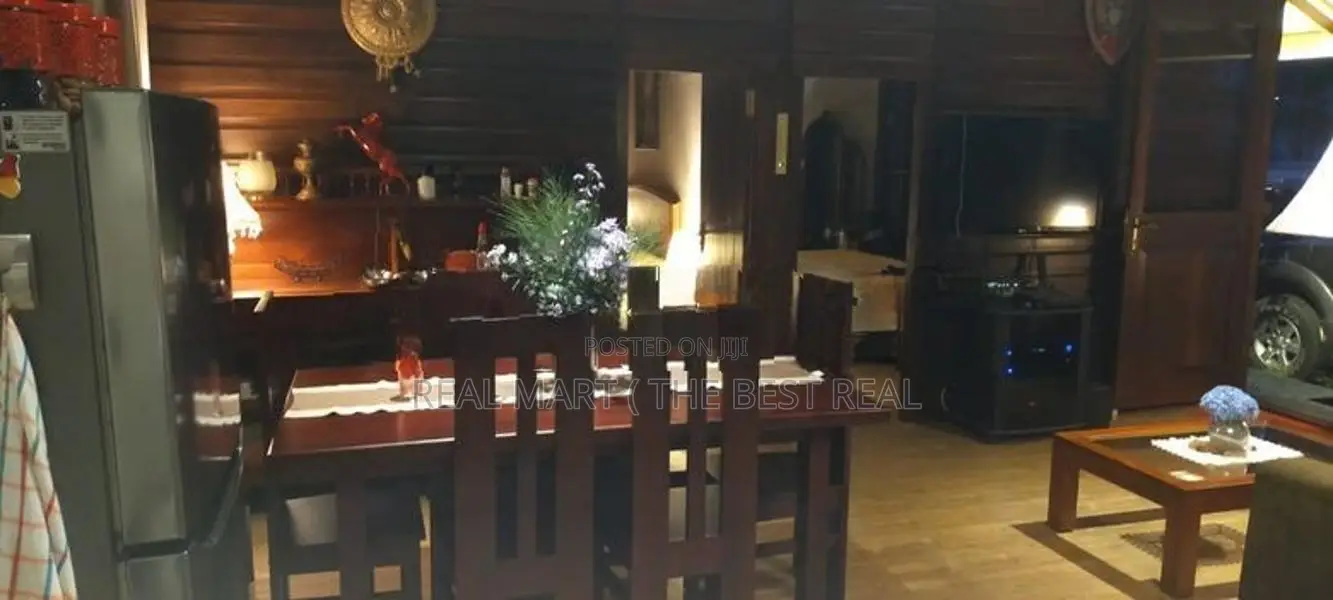 Nuwara Eliya : 105 Perches, Luxury Family Bangalow for Sale at Lindula