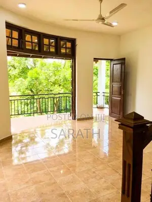 ලස්සන දෙමහල් නිවසක් තලවතුගොඩින්