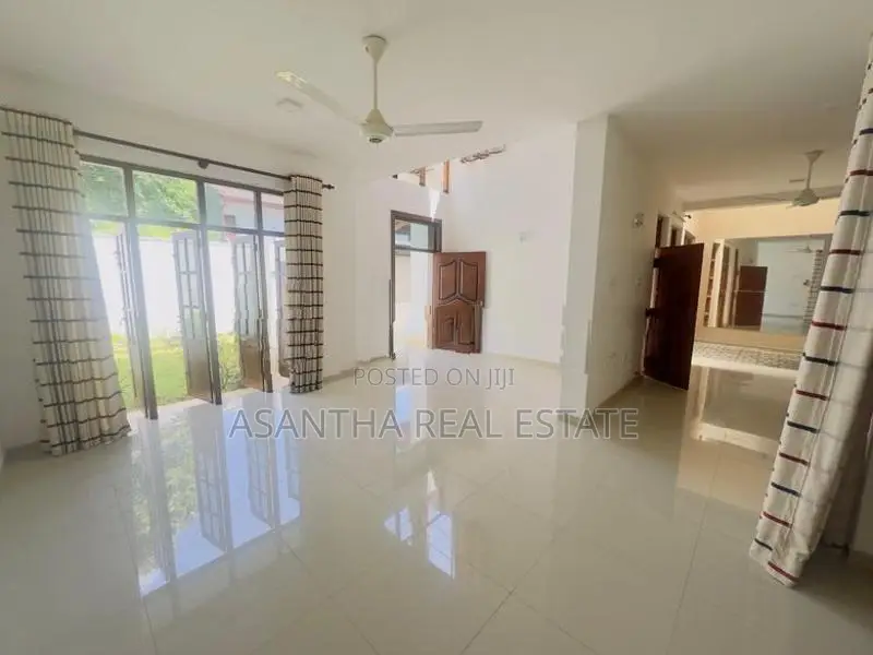 (AF284) 03 Story house With 10P sale At Housing Skim Baddagana Pitakot