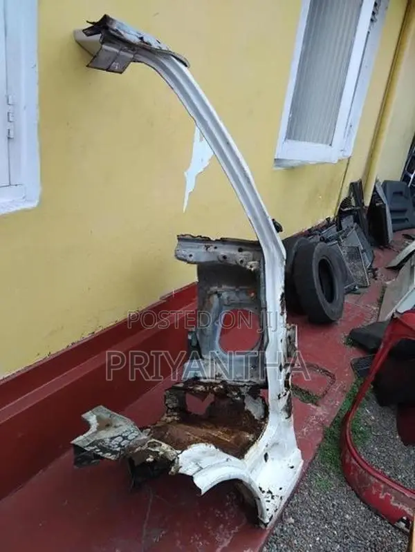 Mazda Singhe Muna (SK) Right Door Post