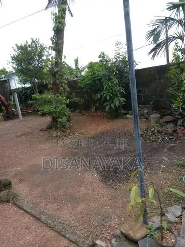land value house for sale in thalahena Ds9180