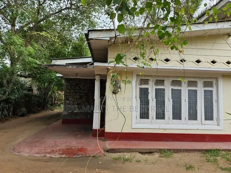 Kurunegala : 4BR (42.5P) House for Sale at Malkaduwawa