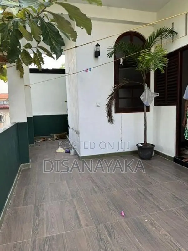 Super Three Storey House for Sale Baththaramulla Ds1166