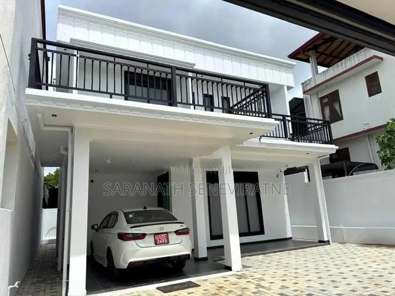 Brand New House in Blue Mountain Scheme Bellummahara, Kadawatha Gampah