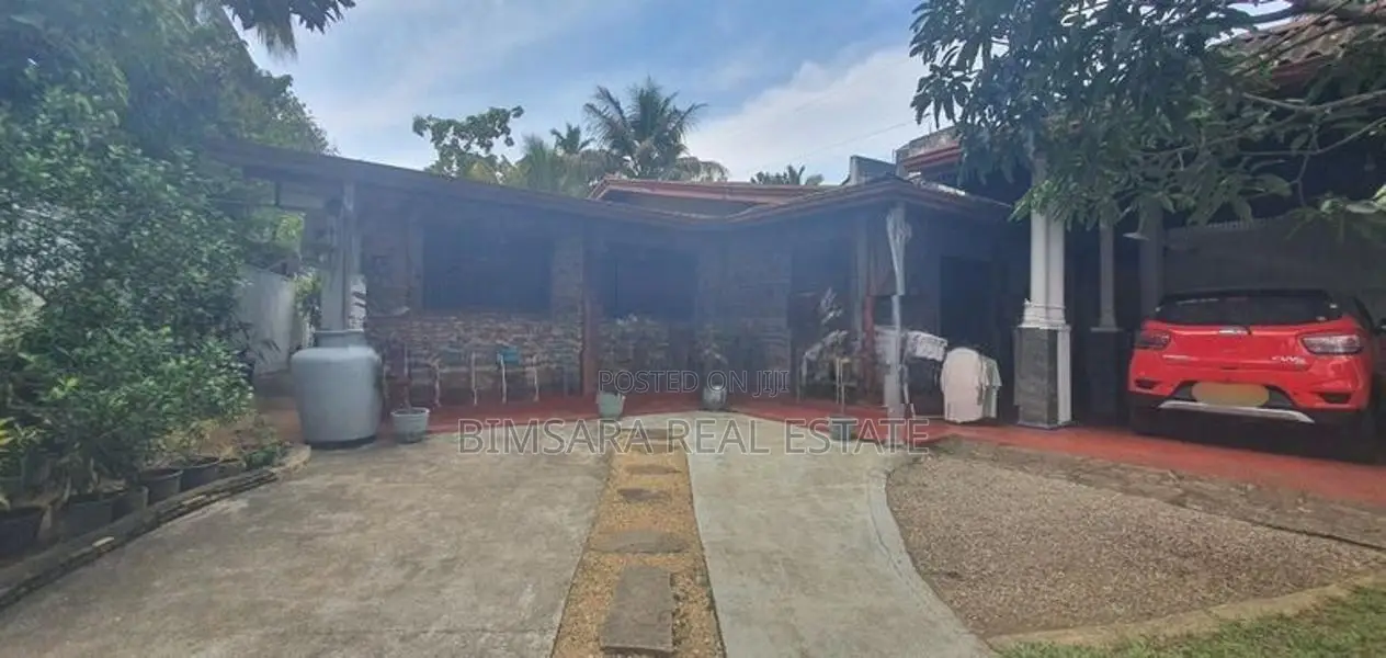 Two-Story House for Sale in Thalawathugoda | SH15219