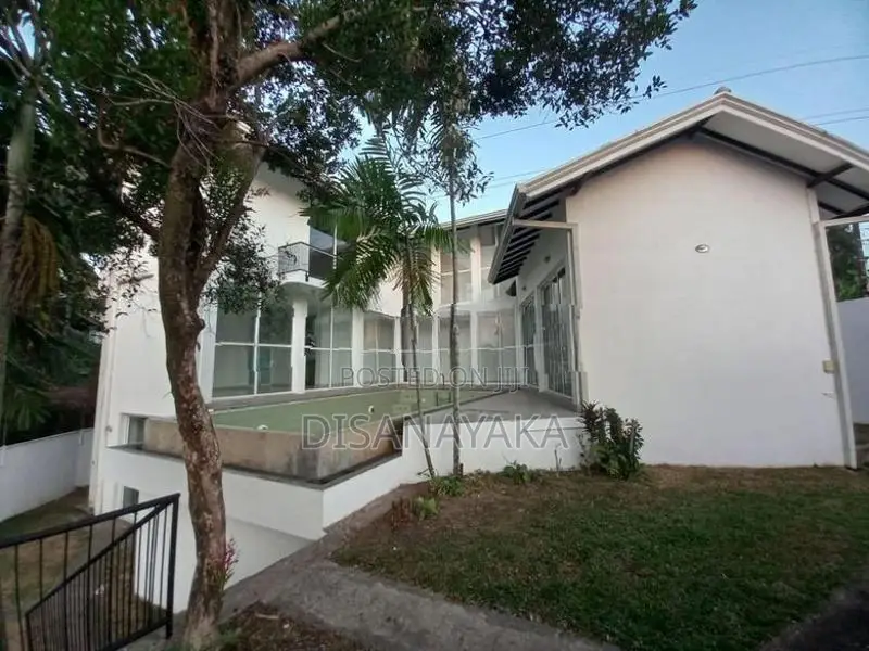 luxury house for sale in thalawathugoda Ds9002