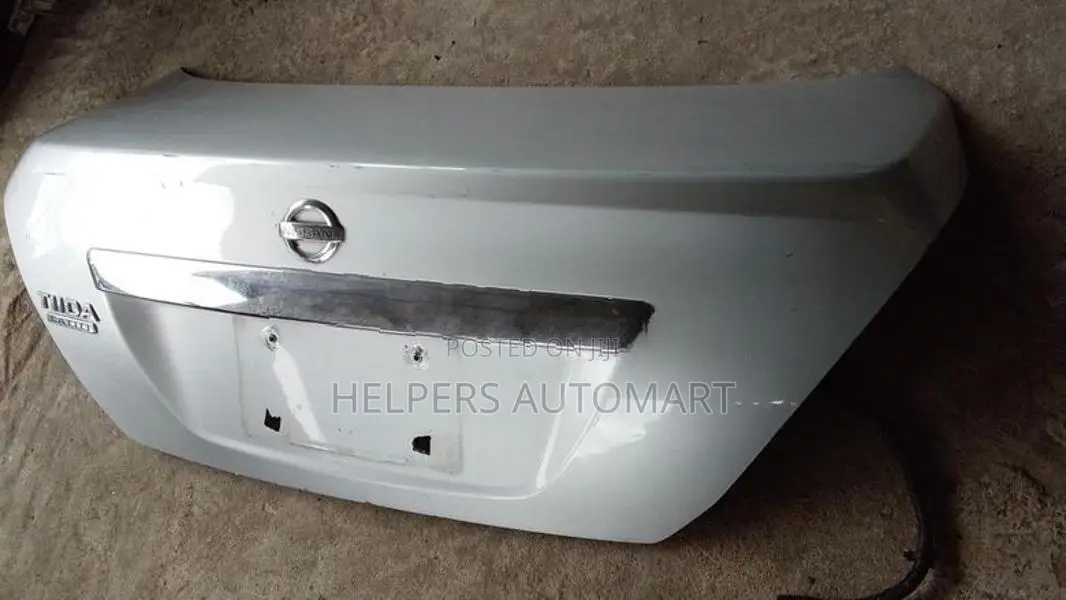 nissan Tiida Sc11 Dickey Door