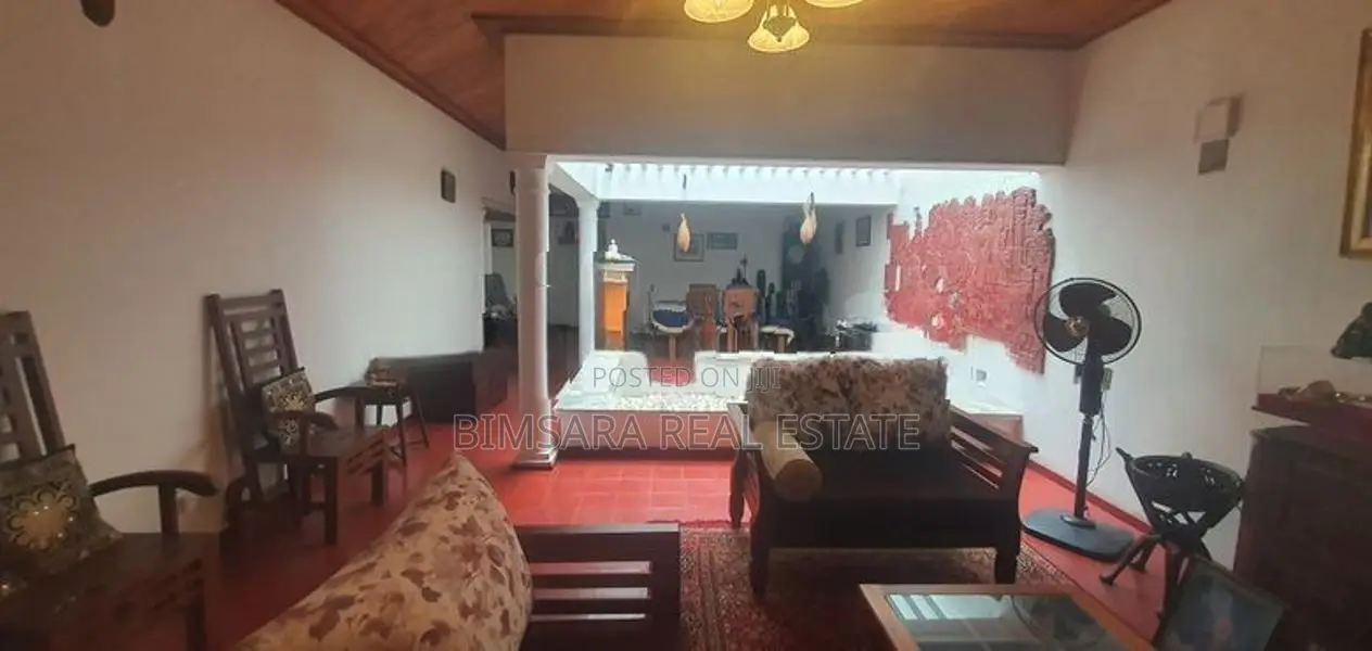 Two-Story House for Sale in Thalawathugoda | SH15219