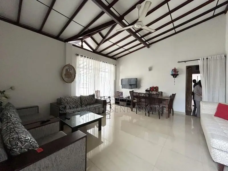 Residential House for Sale Kotte Madiwela Main Rd Facing