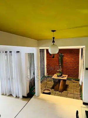 Nugegoda Kandawatta Road Luxury House for Sale