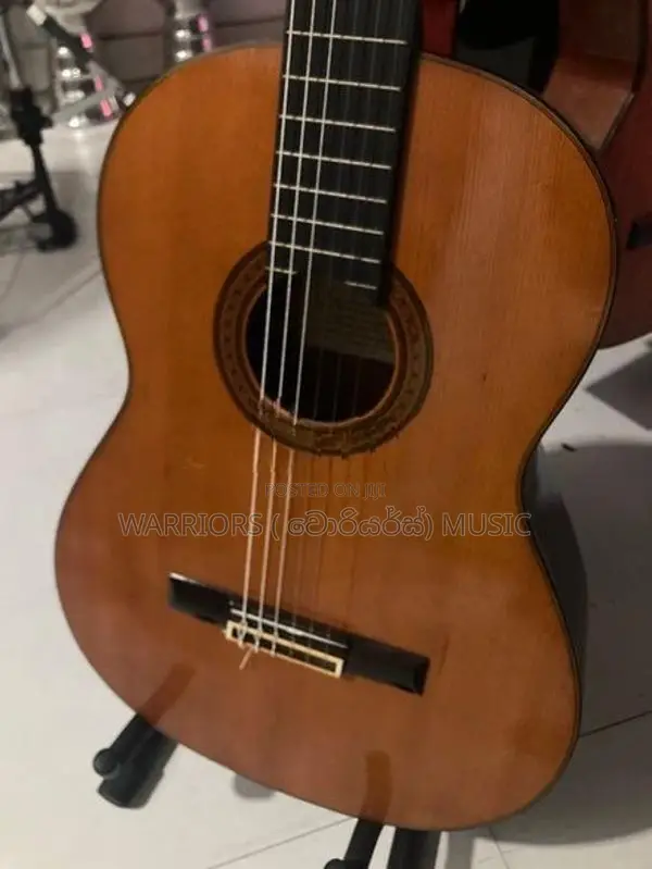 Yamaha C - 150 Made in Japan Classic Box Guitar