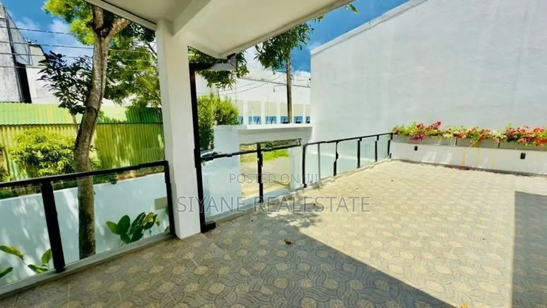 Brand New House for Sale in Thalawathugoda