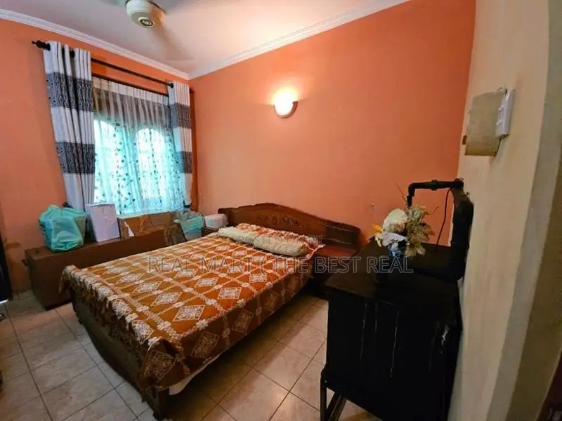 Ratmalana : 6BR (13 perches) House for Sale
