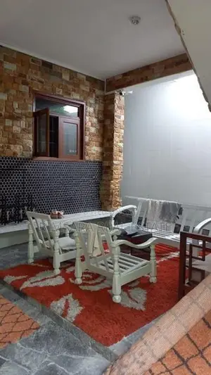 Luxuriously Built 3-Story House – Raggawatta, Kaduwela | SH15293